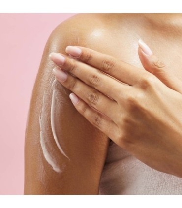 The Way She Smoothes Softening  Body Lotion Soap and Glory