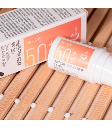 Stick protector solar SPF 50+ ZONAS SENSIBLES Noche y día